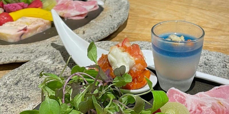 メインがお肉料理のみのシンプルなランチコース