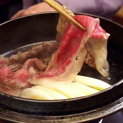 極上松阪牛の贅沢すき焼きとしゃぶしゃぶ