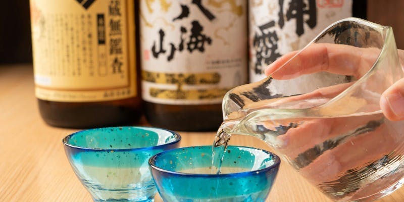 【プレミアム飲み放題】ワンランク上の贅沢飲み放題　2,200円　別途お通し代440円・忘年会