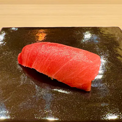豊洲の厳選食材を味わう赤坂「本はし」の贅沢鮨