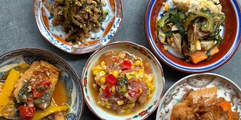 【花りんのコース】おばんざい八寸、煮物、揚物など、発酵調味料や食材を使った華やかな創作料理をお届け