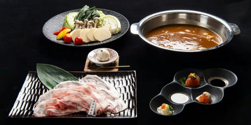 一休特別9,900円福岡県産糸島豚カレースープ鍋コース