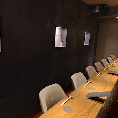 シックでプライベート感溢れる空間での、贅沢な時間