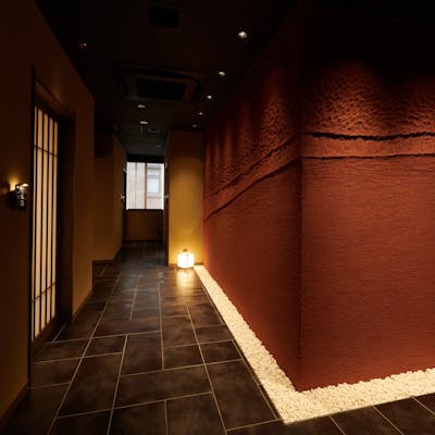 名工・久住有生氏が手掛けた、歴史を見守る壁