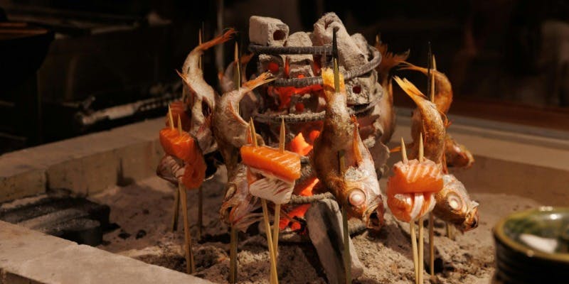 【　折々寒椿    oriori KANTSUBAKI　】炭香と季節の恵みを重ねた、大人のための特撰会席。