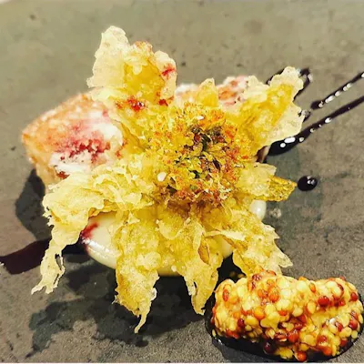 旬の食材をふんだんに使用したお料理をご提供いたします。