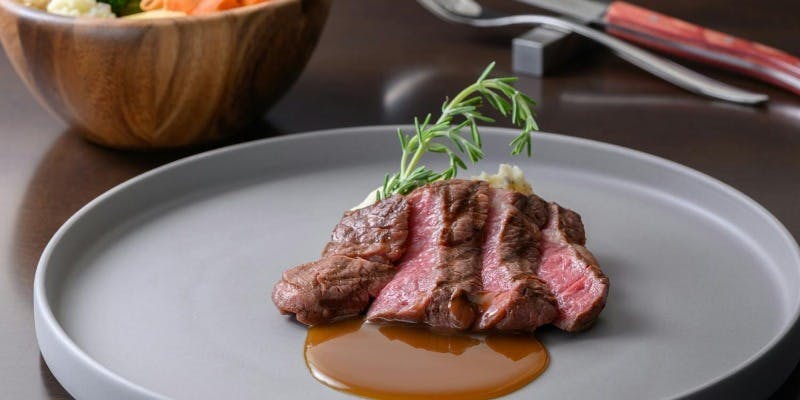 季節野菜のベジタブルブッフェ＋選べる神戸ビーフメイン（ドリンクバー付き）