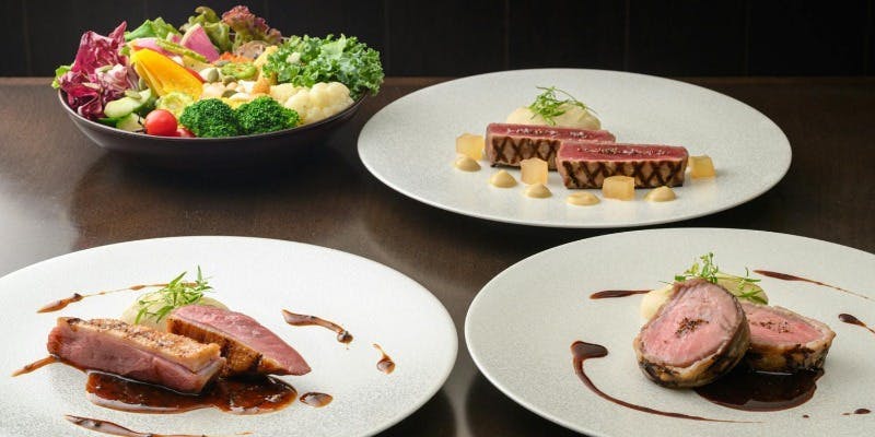 【おすすめNO.1】季節野菜のベジタブルブッフェ＋選べるグリルメイン（ドリンクバー付き）