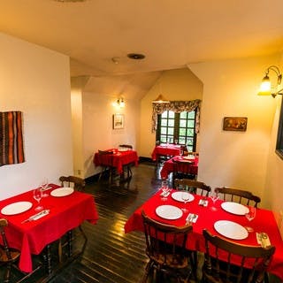 2階建ての一軒家レストラン