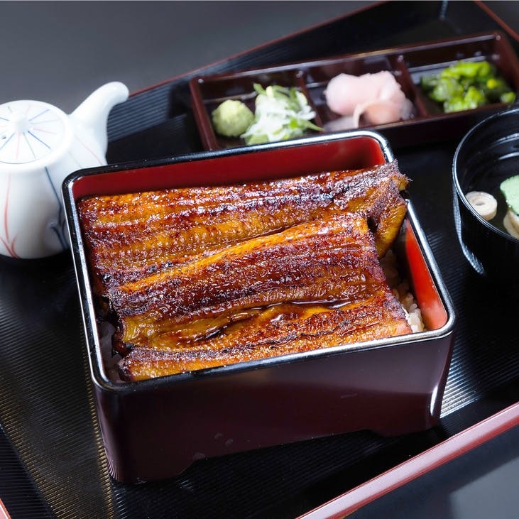 大ぶりの鰻を一尾まるごと使用した贅沢なうな重