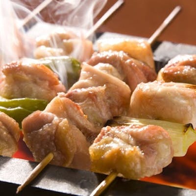 炭火で焼き上げた自慢の焼き鳥