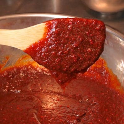 秘伝のたれに漬け込んだ極上ホルモン