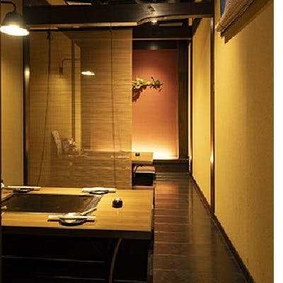 トッピングは20種類以上!あなただけのオリジナルの一枚を。単品飲み放題も人気です