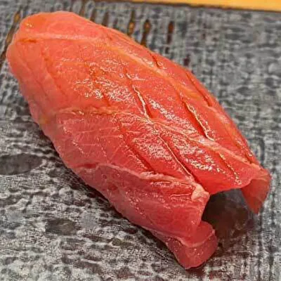 旬の食材の魅力を極めた、珠玉の寿司をご提供。