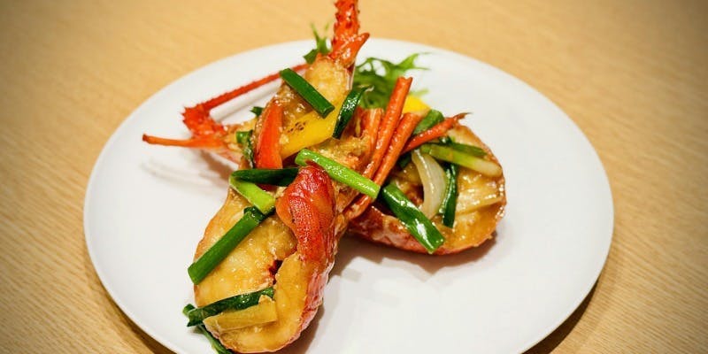 【秋の牡丹コース】アミガサ茸スープや、伊勢海老と国産黒毛和牛のX.Oソース炒めなど全8品 8800円お得