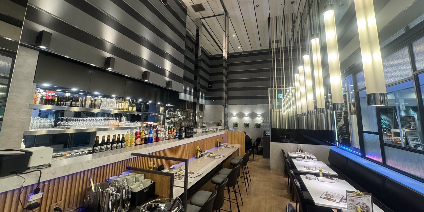 エイス シー オイスターバー 梅田NU茶屋町店 - 画像1