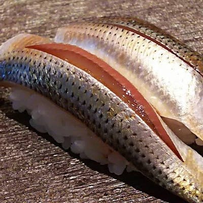 旬の天然魚と江戸シャリが織りなす至高の一貫