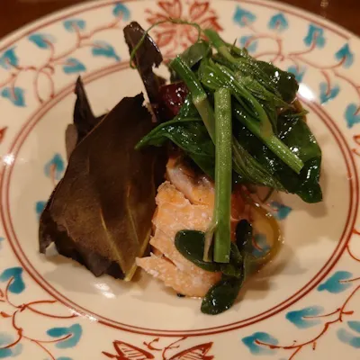 旬の野菜と、美味しいワイン・日本酒が織りなす至福の時間。