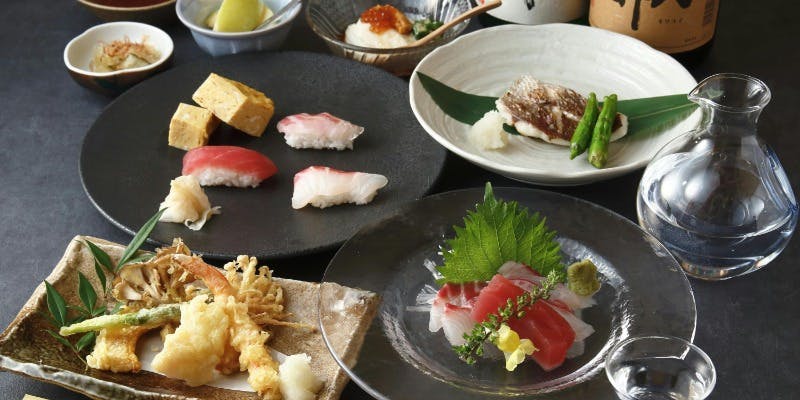 梅コース/お造り3種盛り・天ぷら盛り・お魚料理・握りなど全7品
