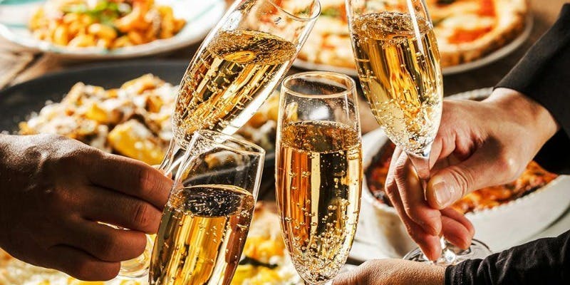 シェアで愉しむXmas メインは鶏ももソテーにピッツァなど全6品＋乾杯スパークリングワイン