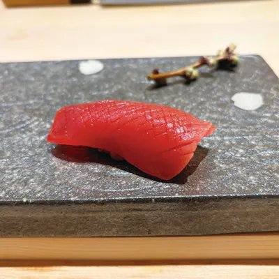 カウンター越しに広がる、匠の技