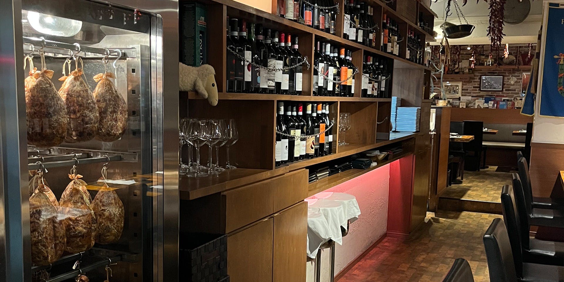 トラットリア ダイ パエサーニ（TRATTORIA DAI PAESANI）