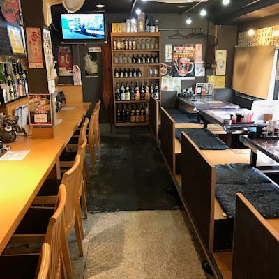 常連客で賑わう、地元に愛されるアットホームな空間