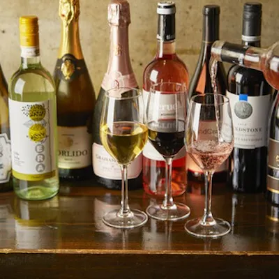 楽しく飲み比べできるグラス量り売りワインがALL660円