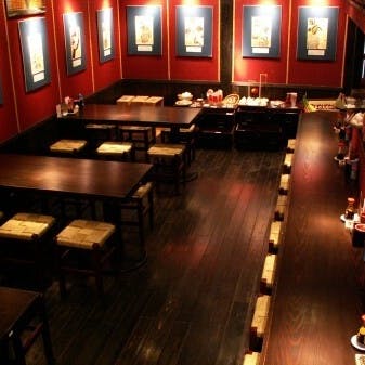 落ち着いた雰囲気の店内