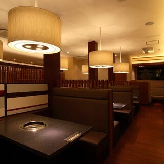 ゆったりとしたお席で団らんのひとときを