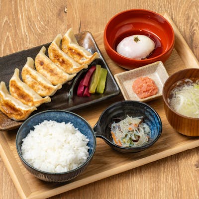 <究極の餃子定食>