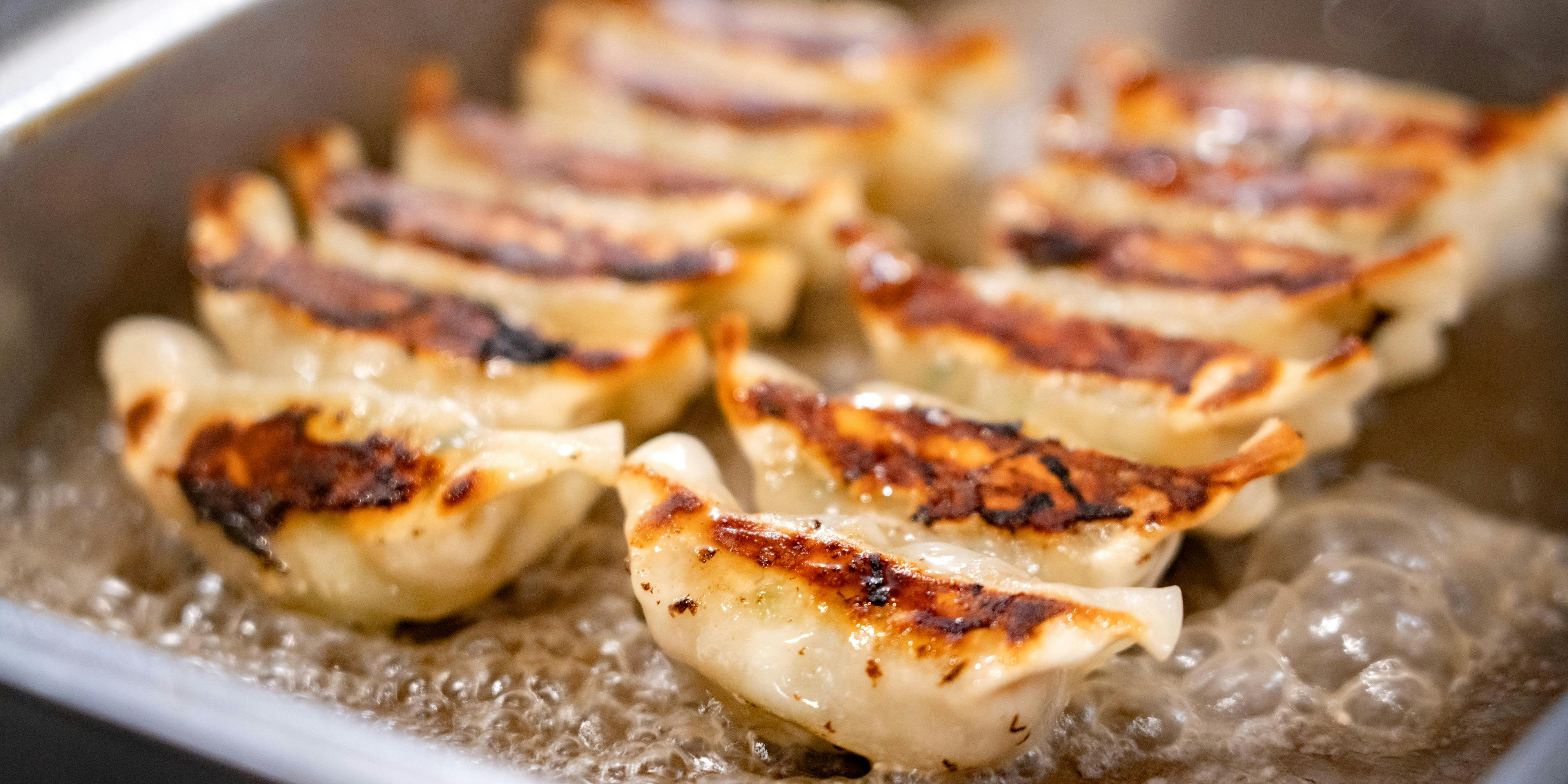 餃子ノ酒場 太陽ホエール 川崎駅前店 - 画像1