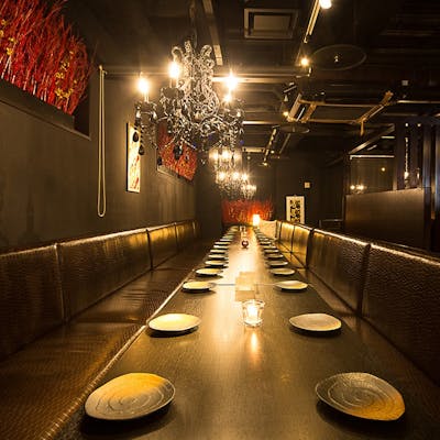 個室あり!2名様からご利用可能な幻想的な個室空間