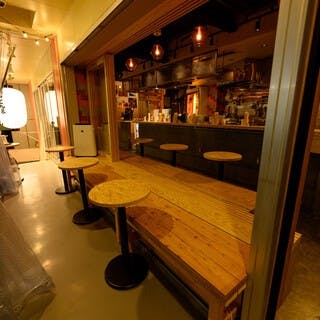 線路沿いのミニテラスで開放的なひととき