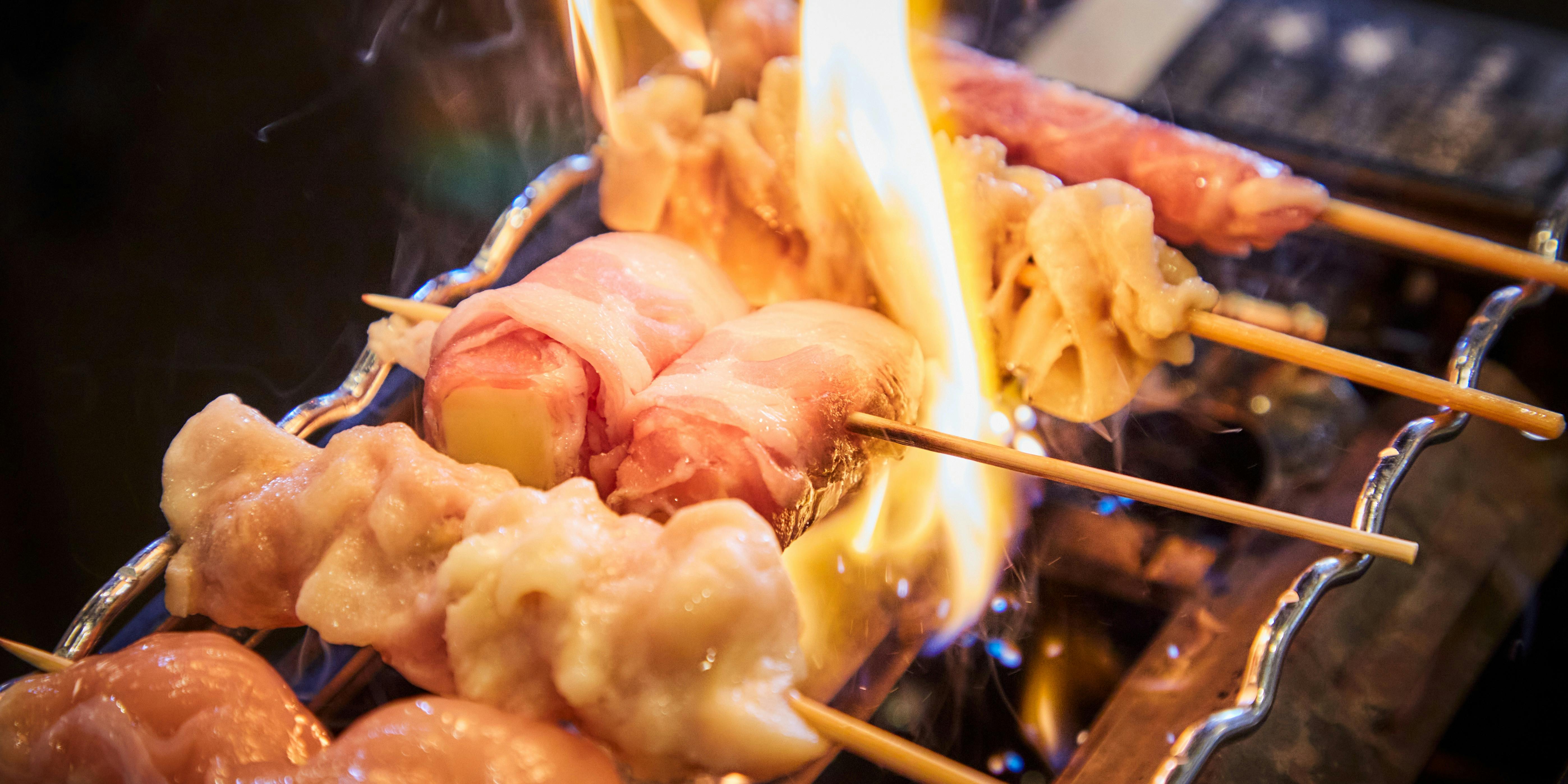 全席個室居酒屋 肉汁餃子と炭火焼き鳥 語り屋 梅田東通り店 - 画像1