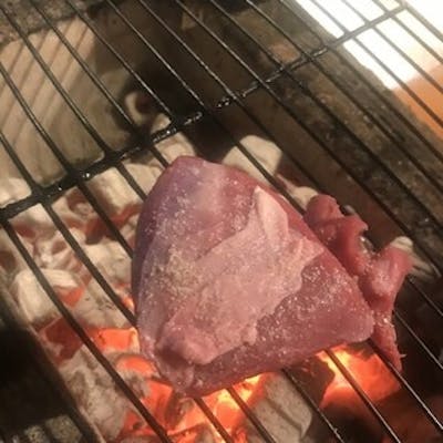 多彩なジビエ料理と新鮮な刺し肉