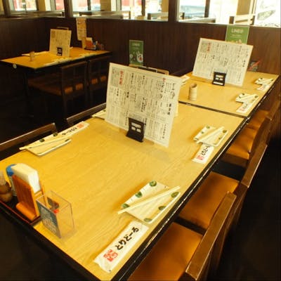 ゆったりテーブル席も有り