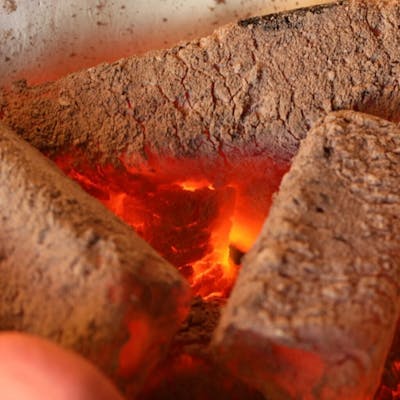 こだわりの炭火焼き