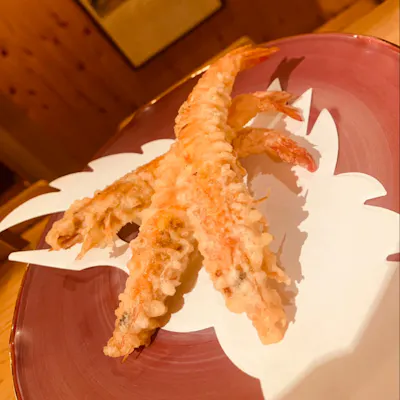 旬の食材の旨味を最大限に引き出した、四季折々の天ぷらをご提供