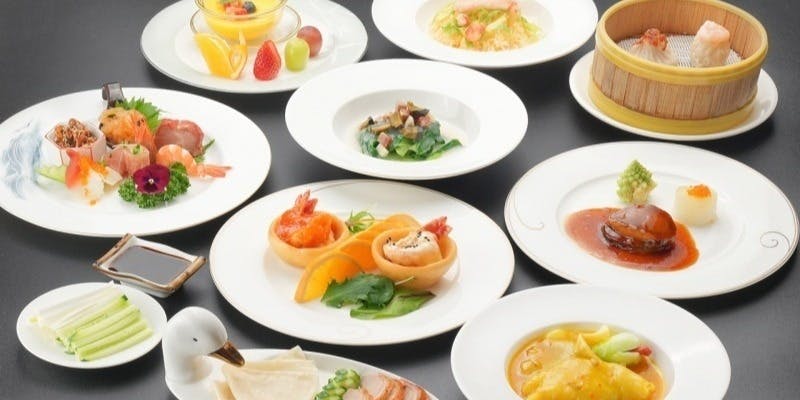 上海ガニ、フカヒレ、鮑、大海老など高級食材をたっぷりと全9品　菊花（きくか）コース