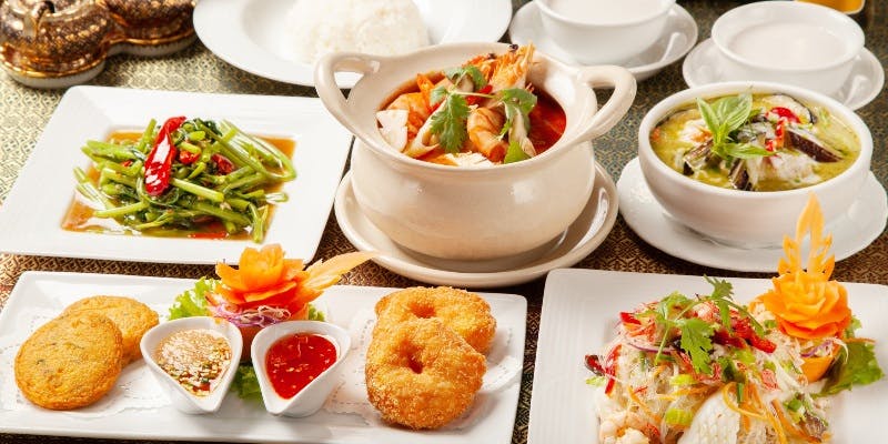 A コース　ヤムウンセン、空心菜炒め、トムヤムクンなど全8品