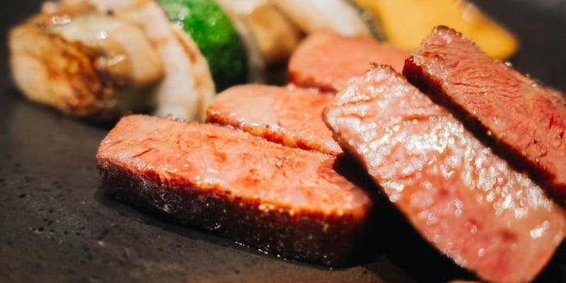 きめ細かい霜降りと旨み・厳選但馬牛サーロインステーキ　だるまサーロインコース