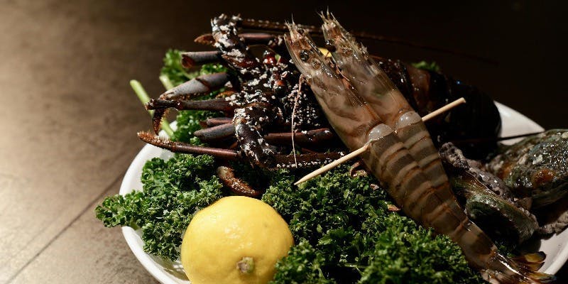 幸せを呼ぶ海からの贈り物・活鮑の鉄板焼コース