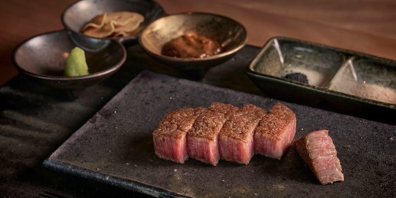 【翠苑－Sui En－】活黒鮑と季節の野菜や料理長麻生厳選の黒毛和牛など全8品コース