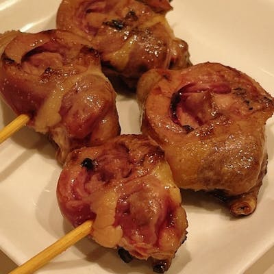 新鮮な朝挽き地鶏を使用した焼き鳥