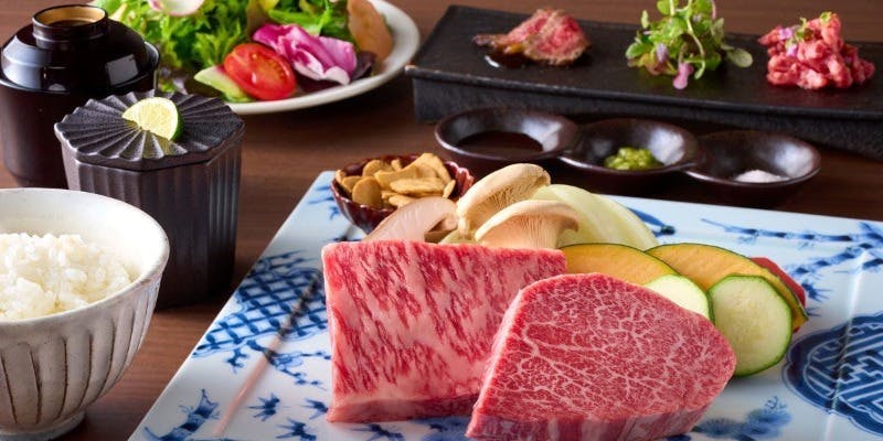 石焼き　近江牛をご自身で焼きながらお愉しみいただけるセット　～ヒレ・ロースの2種盛～