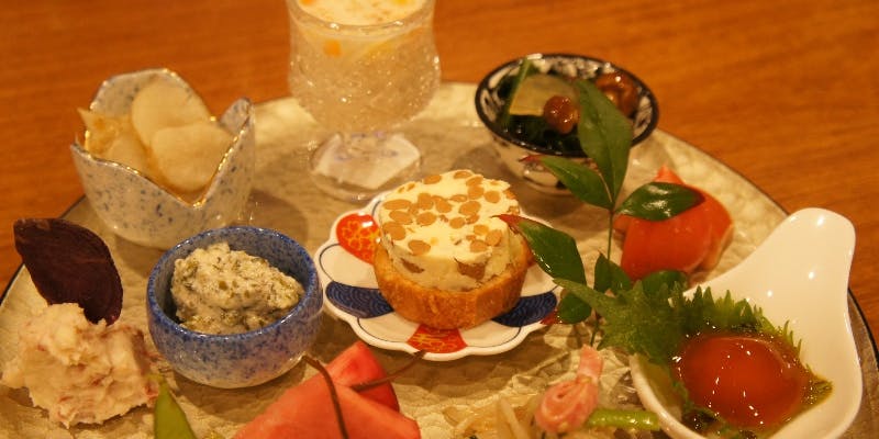 【一休限定】件のメインコース＋限定の隠し酒もご用意。選べる1ドリンク付き