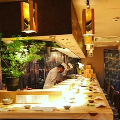 和の風情溢れる空間で、心癒す美酒と旬の味覚を堪能。