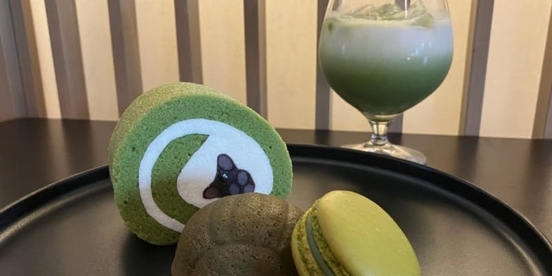 【カフェフリー】「サダハル アオキ パリ 烏丸御池店」の抹茶スイーツ3種と抹茶ミルクのセット