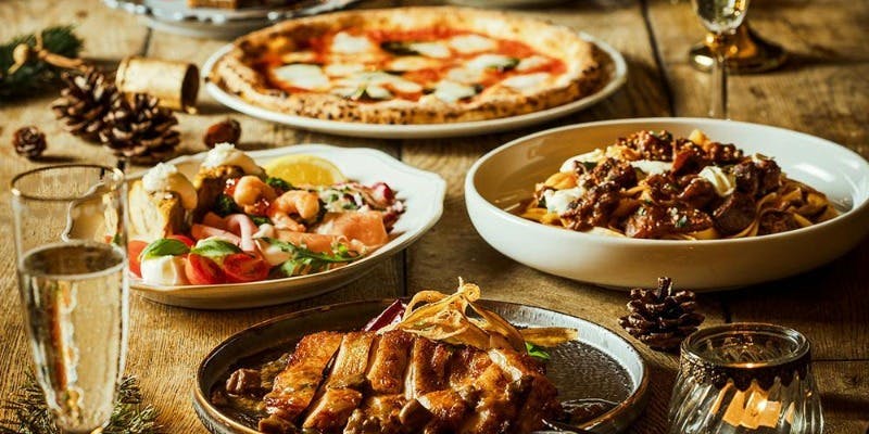 【Xmas2025】シェアで愉しむ！鶏ももソテー、ピッツァ、パスタなど全5皿＋乾杯泡ワイン（12/20～12/25）